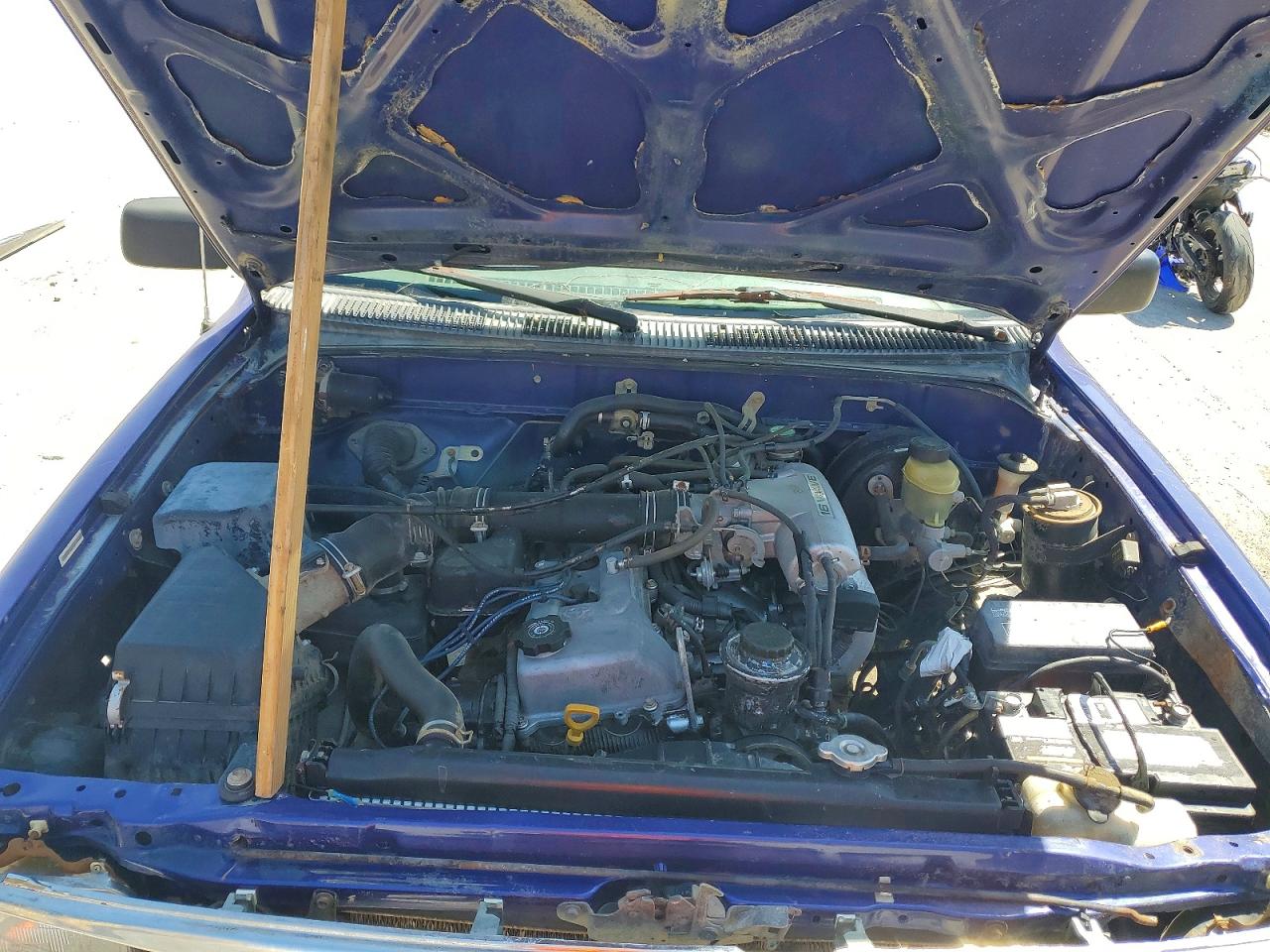 1995 Toyota Tacoma VIN 4TAUN73C8SZ064900 photo 11