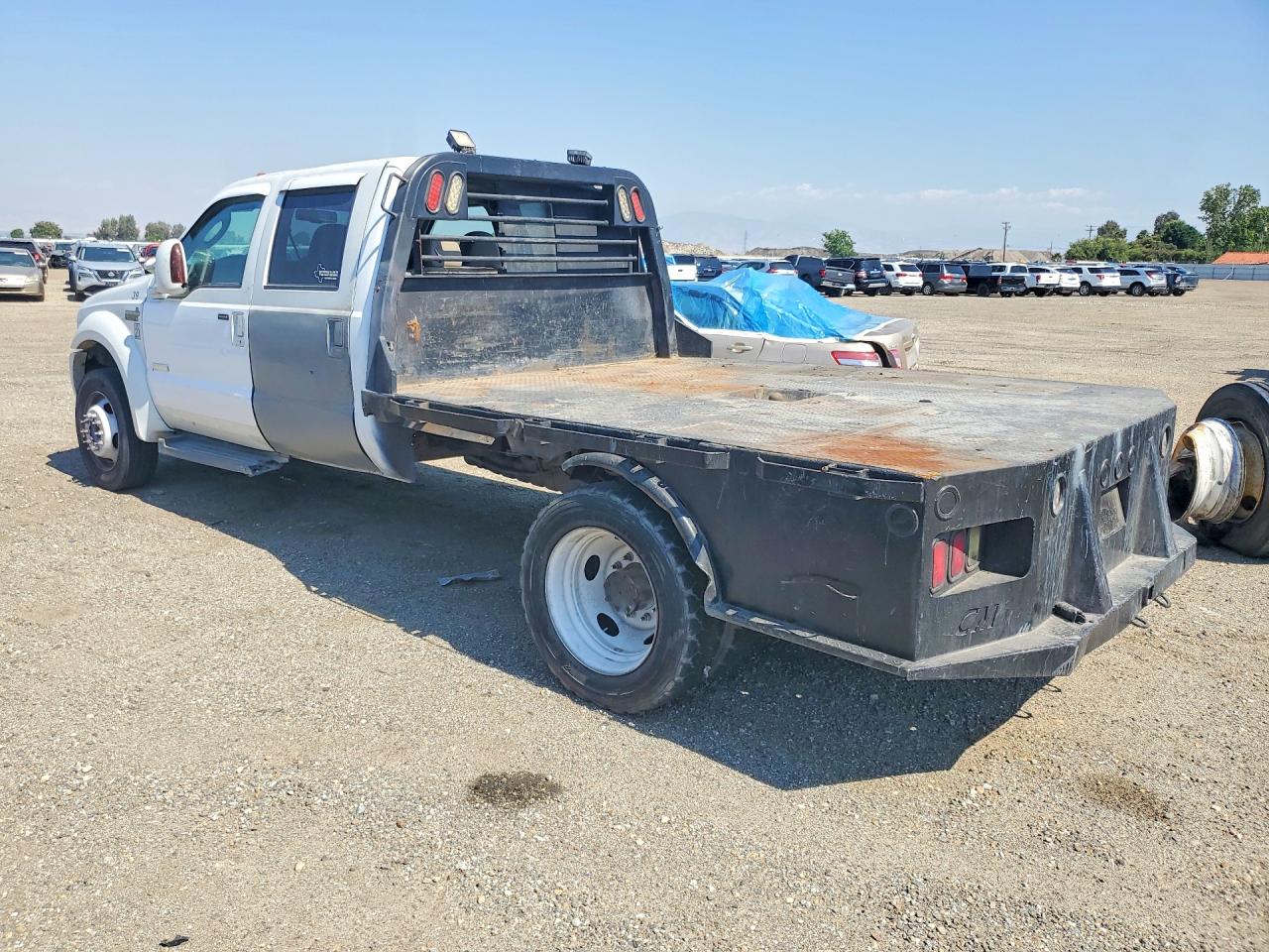 2007 Ford F550 VIN 1FDAW56P77EA65506 photo 2