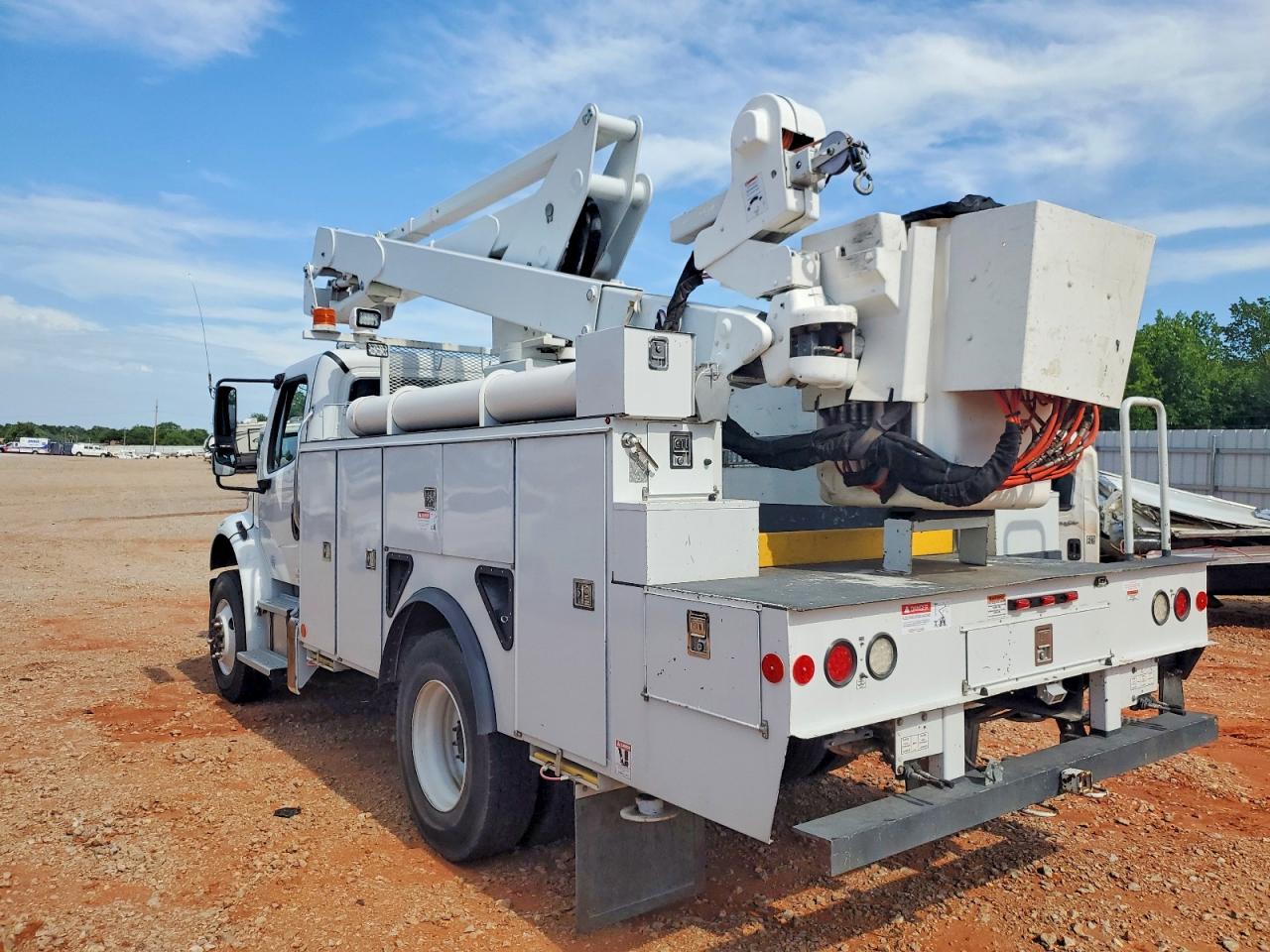 2020 FREIGHTLINER All other VIN 1FVDCWFC9LHLL0470 photo 3