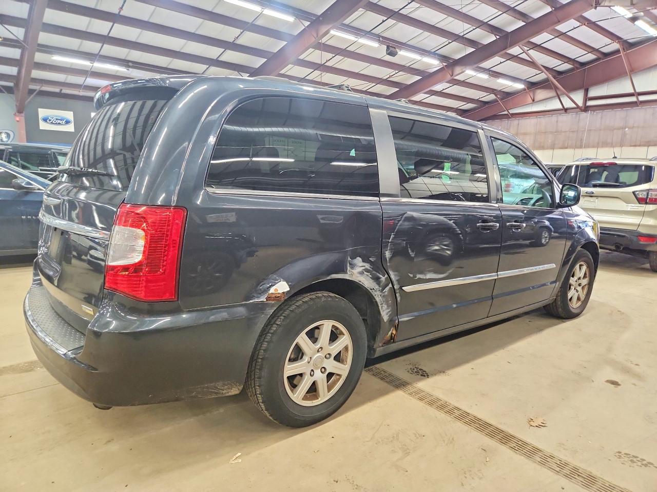 2013 Chrysler Minivan VIN 2C4RC1BG4DR594876 photo 3