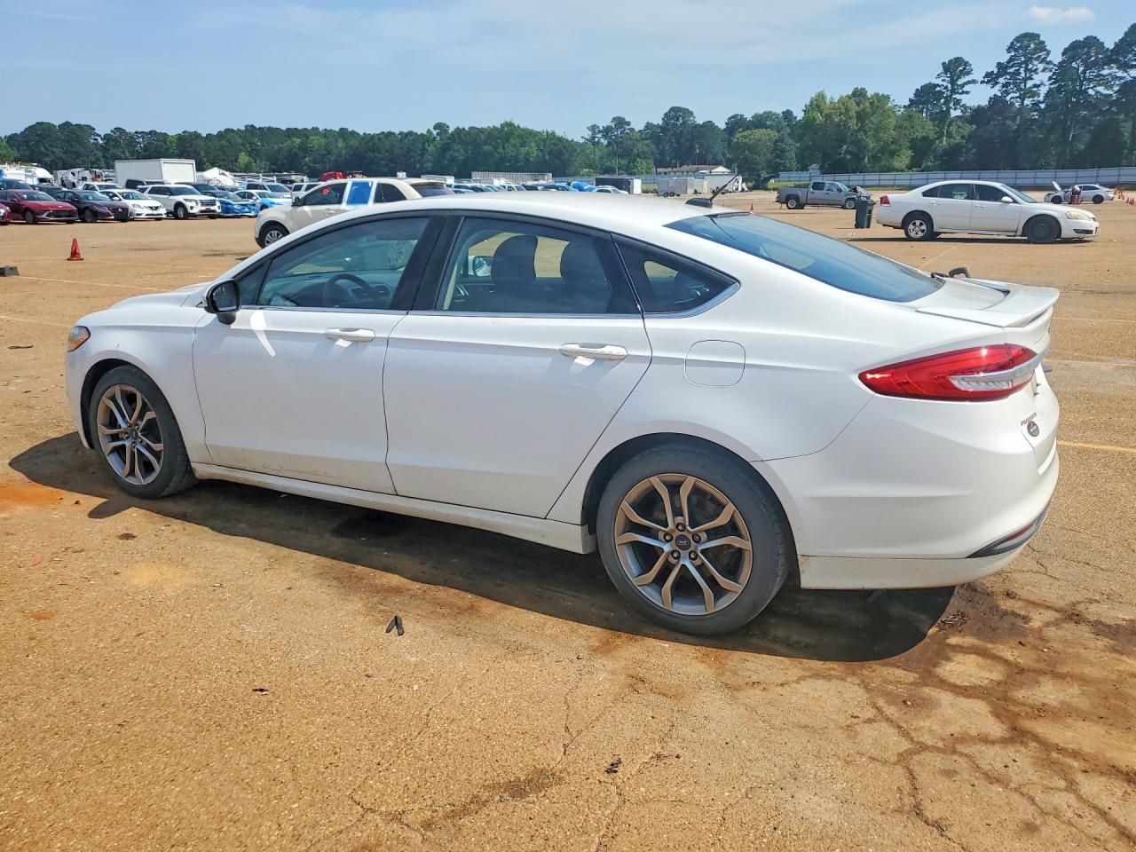 2017 Ford Fusion VIN 3FA6P0G73HR221179 photo 2