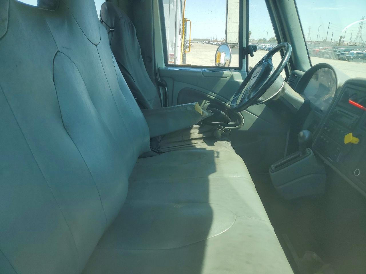 2005 INTERNATIONAL 4000 serie VIN 1HTMMAALX5H105970 photo 5