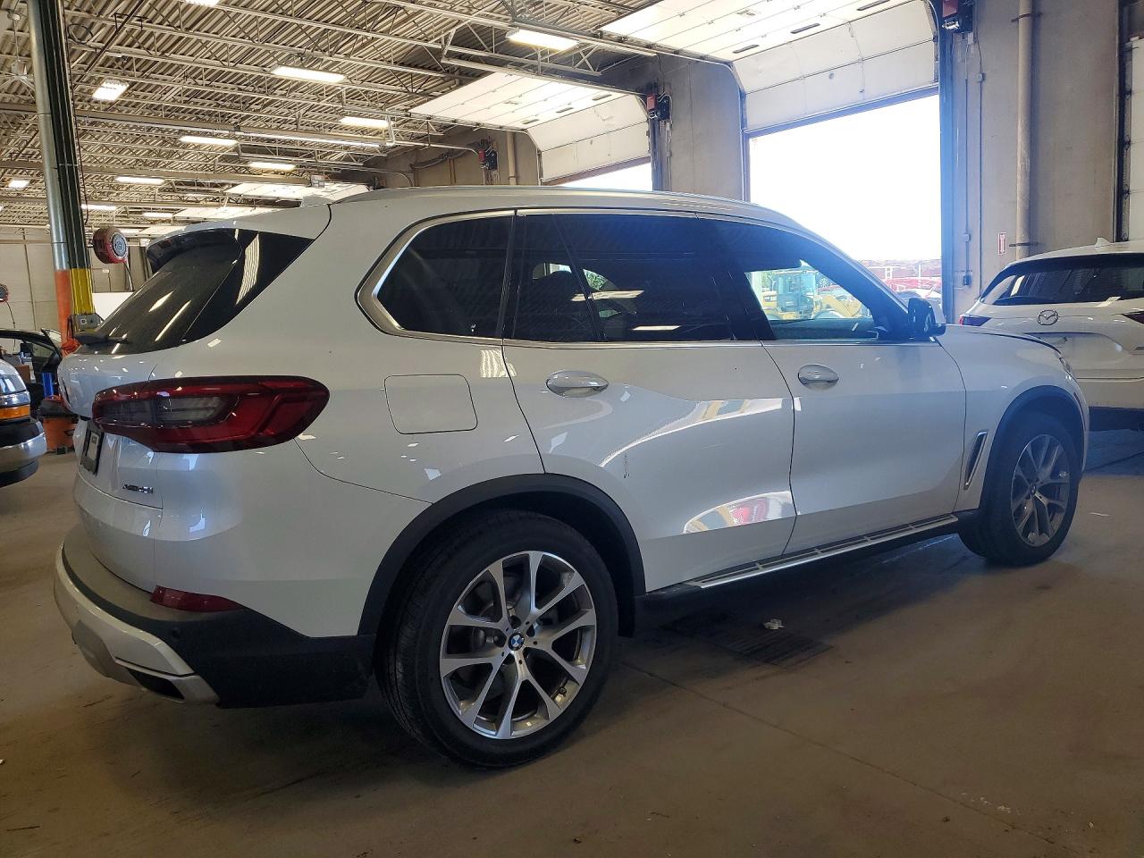 2019 BMW X5 VIN 5UXCR6C53KLL08261 photo 3