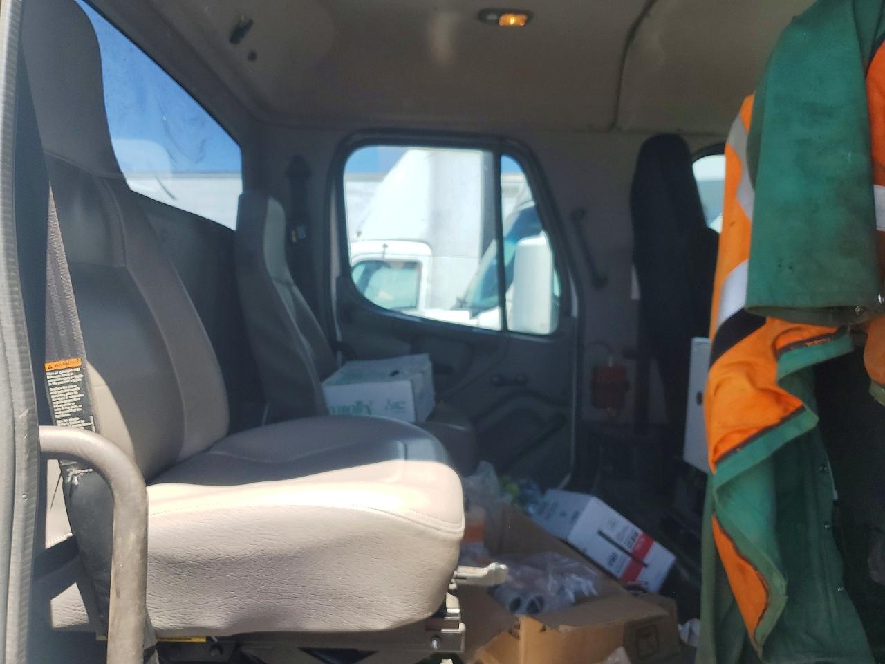 2016 FREIGHTLINER All other VIN 3ALAG0CY9GDHG5424 photo 6