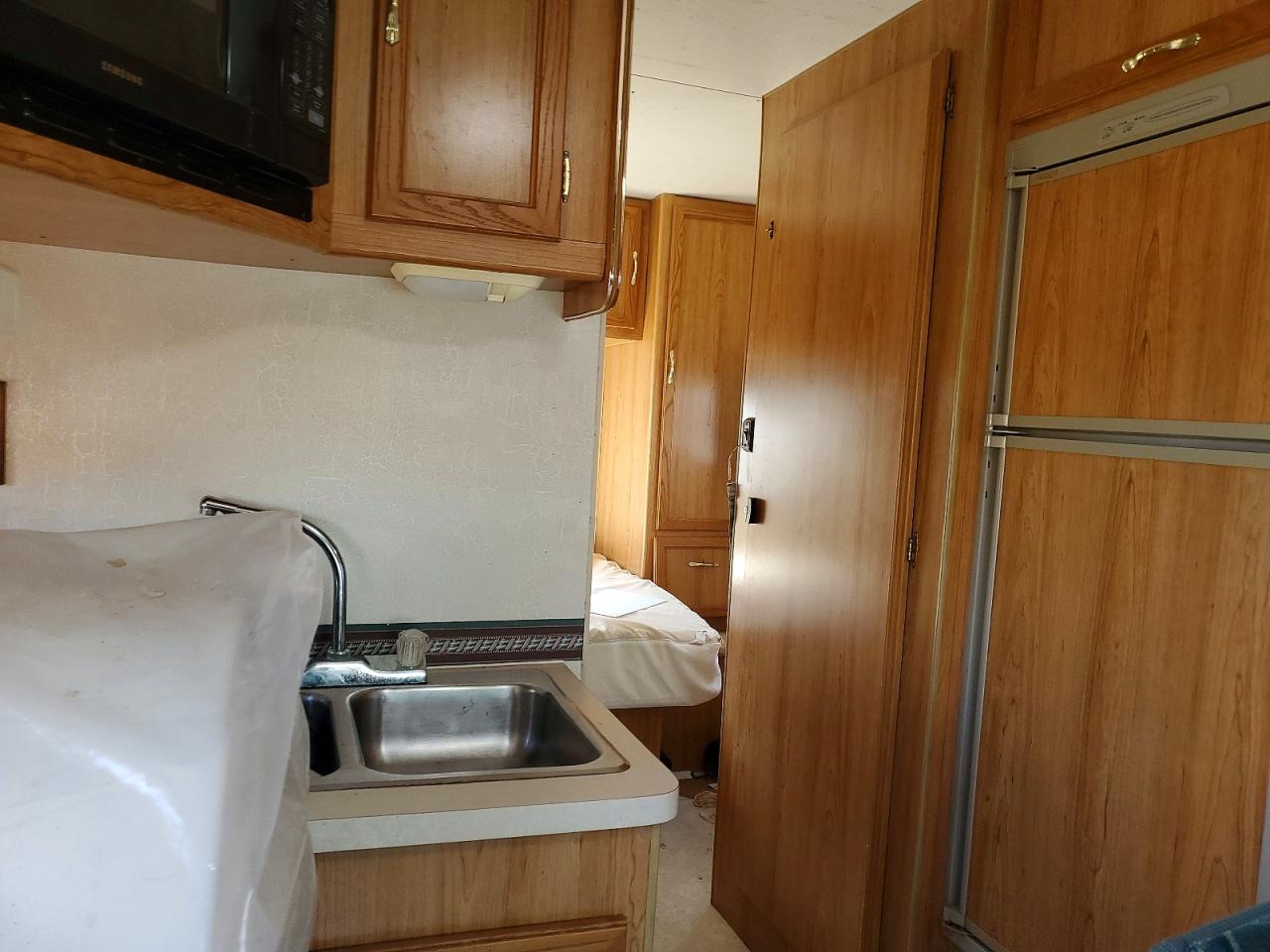 2000 COACHMEN All models VIN 1GBJG31J9Y1254583 photo 6