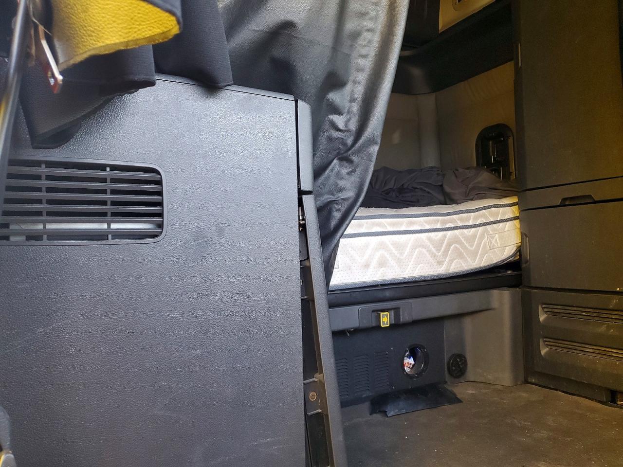 2019 FREIGHTLINER All other VIN 3AKJHHDR1KSKB5465 photo 6