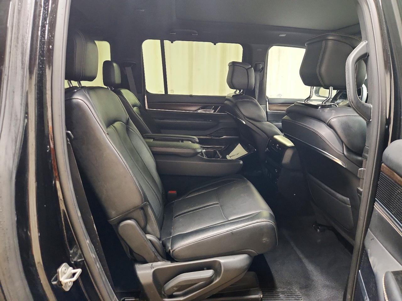2024 Jeep Grand wago VIN 1C4SJSEPXRS107324 photo 11