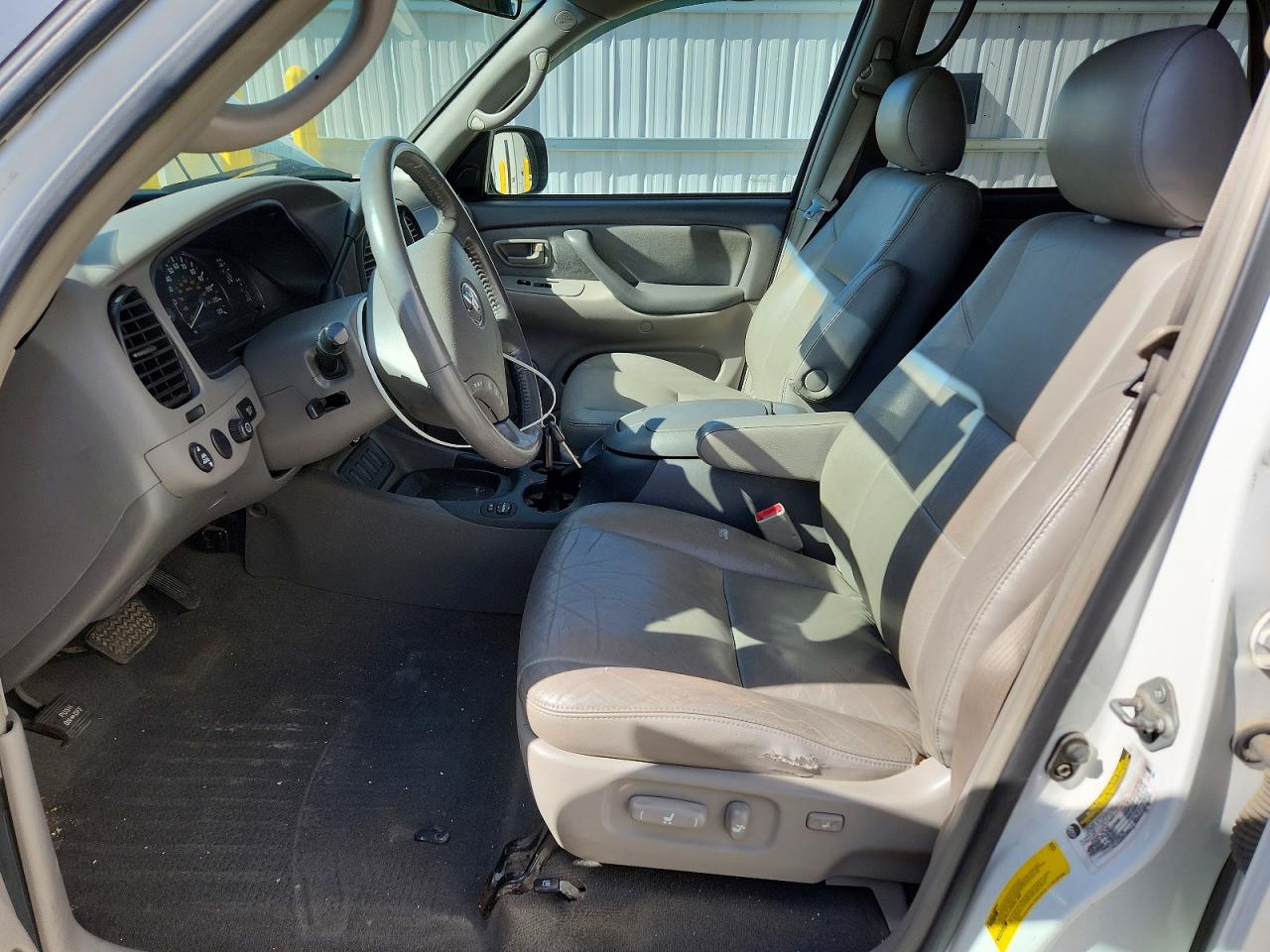 2006 Toyota Sequoia VIN 5TDBT44A96S257867 photo 7