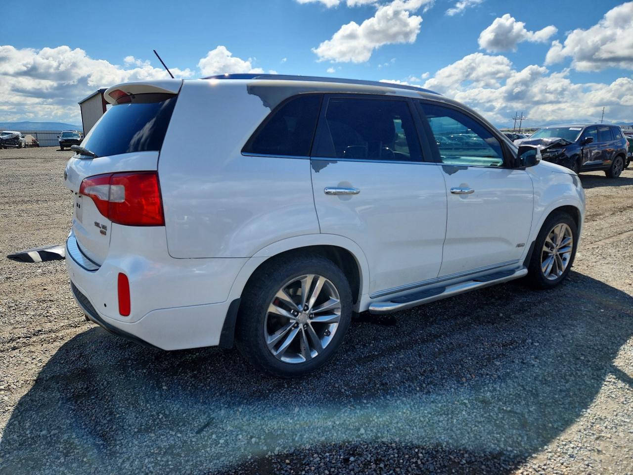 2014 KIA Sorento VIN 5XYKWDA75EG488079 photo 3