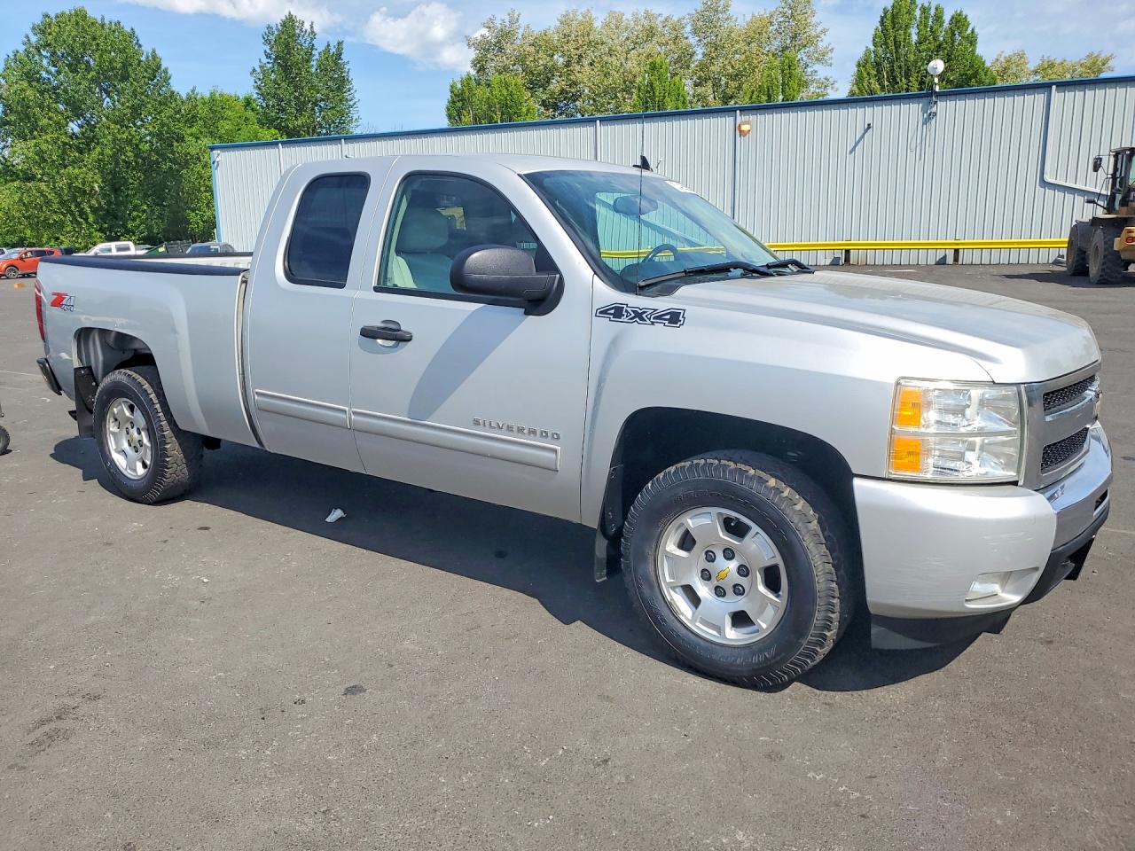 2011 CHEVROLET Silverado VIN 1GCRKSE34BZ161871 photo 4