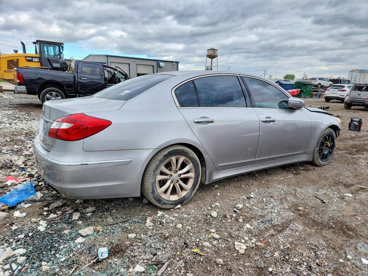 2013 Hyundai Genesis VIN KMHGC4DD4DU240835 photo 3