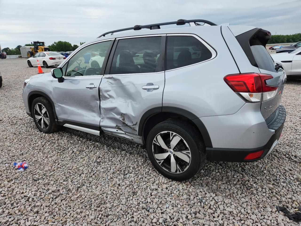 2020 Subaru Forester VIN JF2SKAXC1LH463653 photo 2