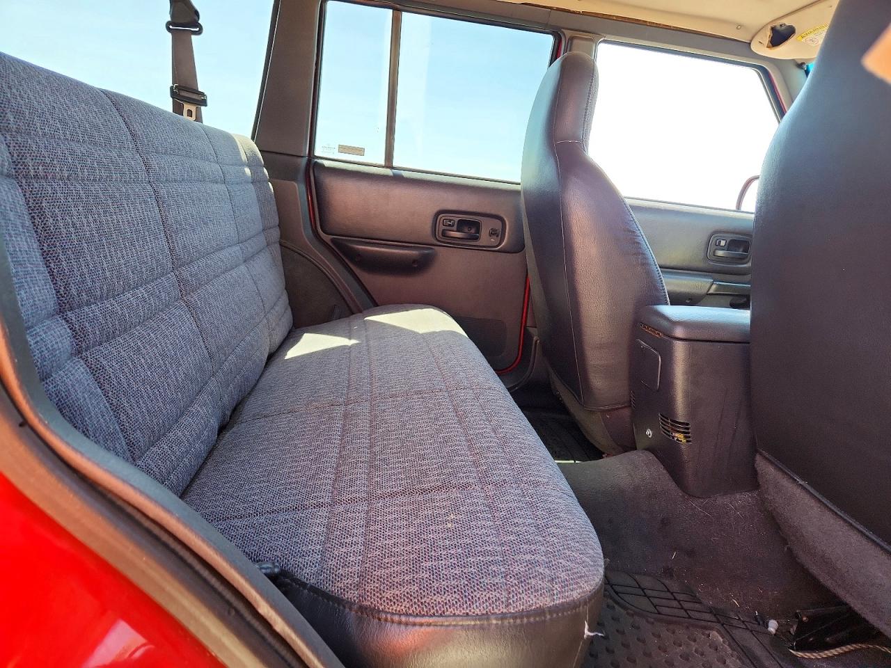 2000 Jep Cherokee VIN 1J4FT48S6YL167370 photo 11