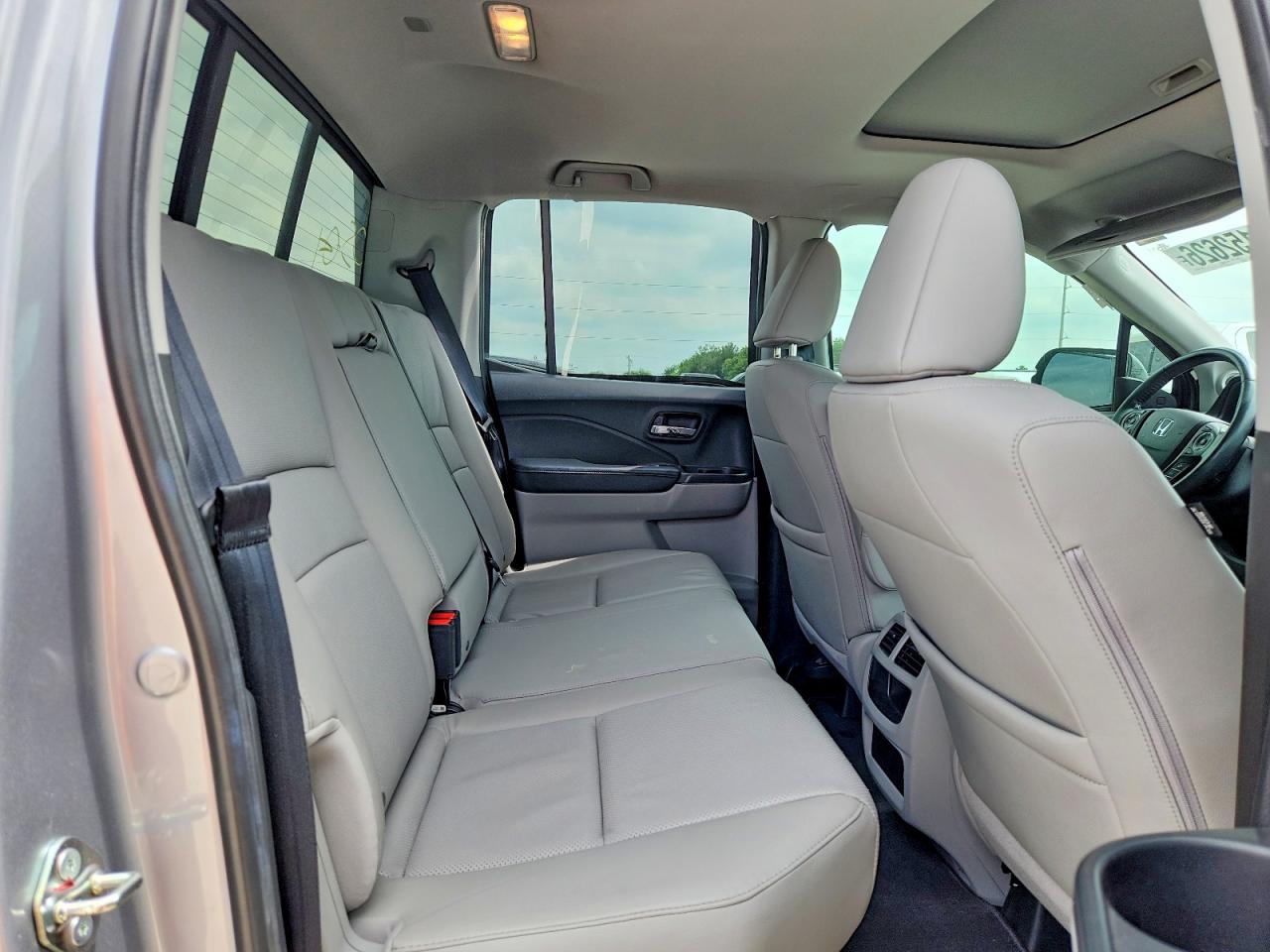 2019 Ridgeline VIN 5FPYK3F71KB029120 photo 10