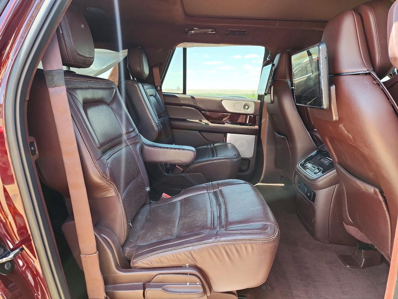 2019 Lincoln Navigator VIN 5LMJJ3TT9KEL16682 photo 10