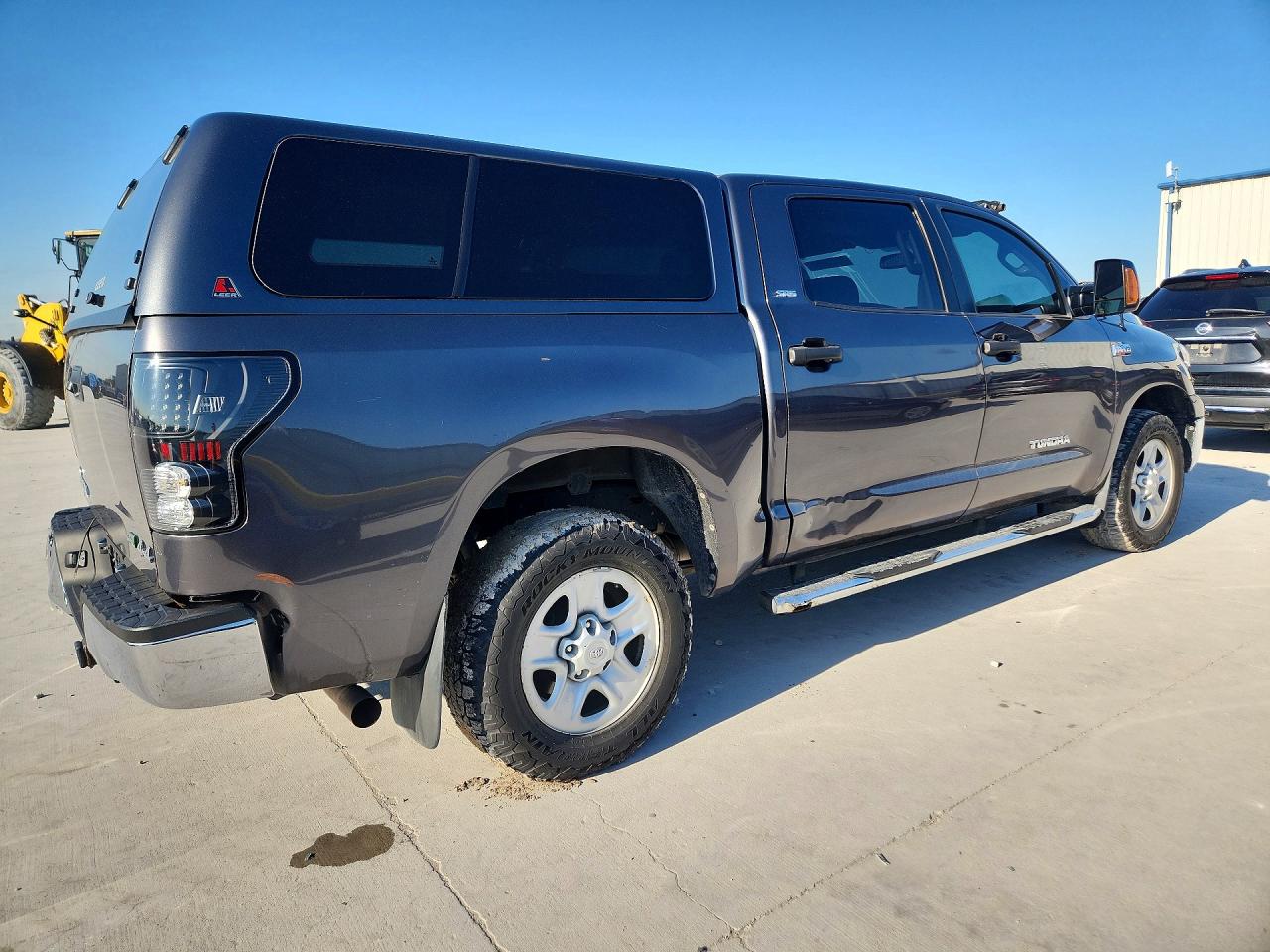 2012 Toyota Tundra VIN 5TFDW5F11CX235547 photo 3