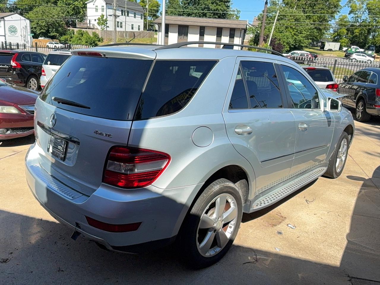2011 Mercedes-Benz M-class VIN 4JGBB8GB4BA676243 photo 4
