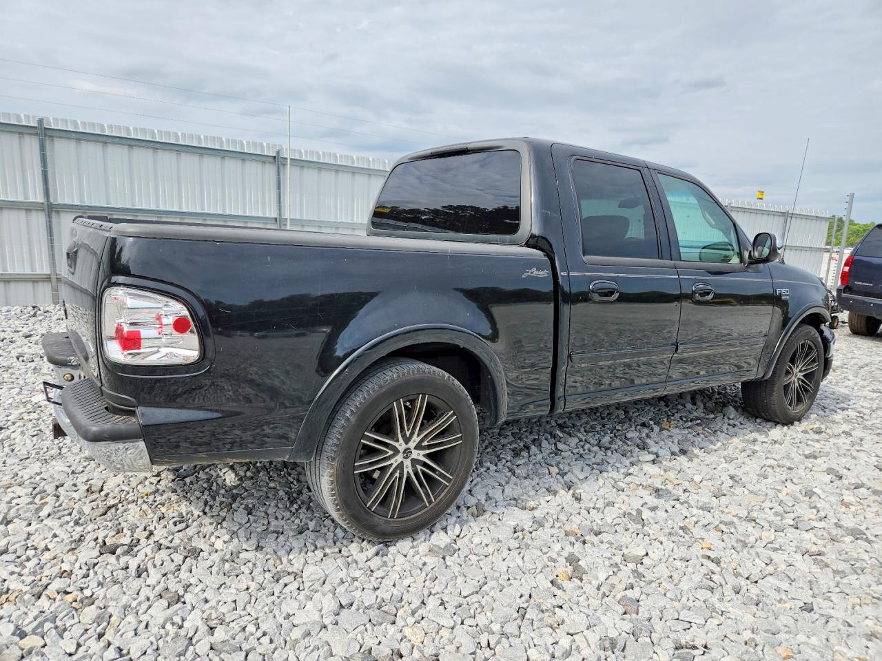 2002 Ford F150 VIN 1FTRW07L42KA48663 photo 3