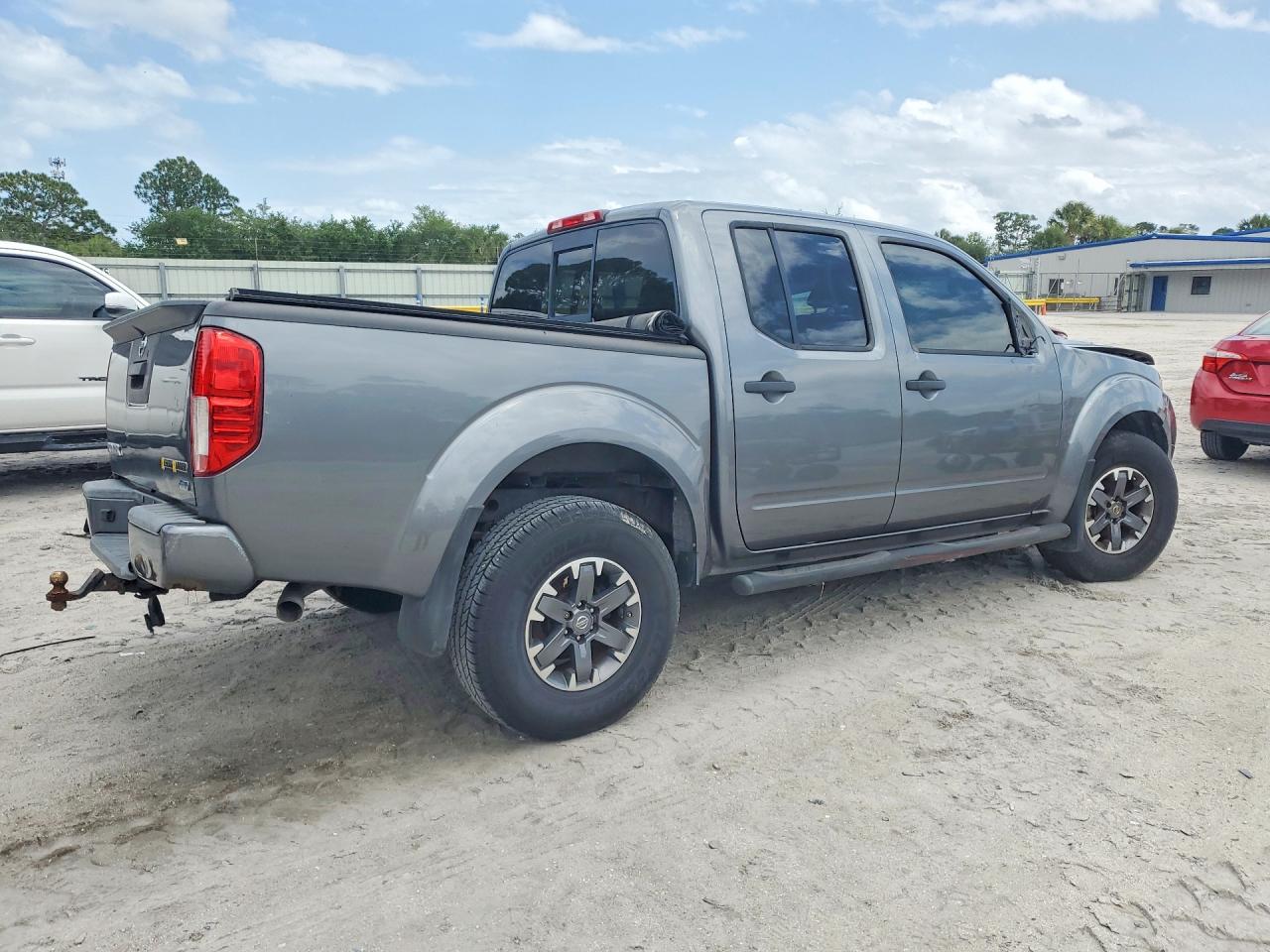 2018 Nissan Frontier VIN 1N6DD0ER7JN718000 photo 3