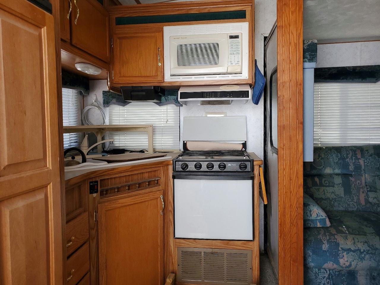 2000 KOMFORT Recreation VIN 1K53KFL24Y1023741 photo 5
