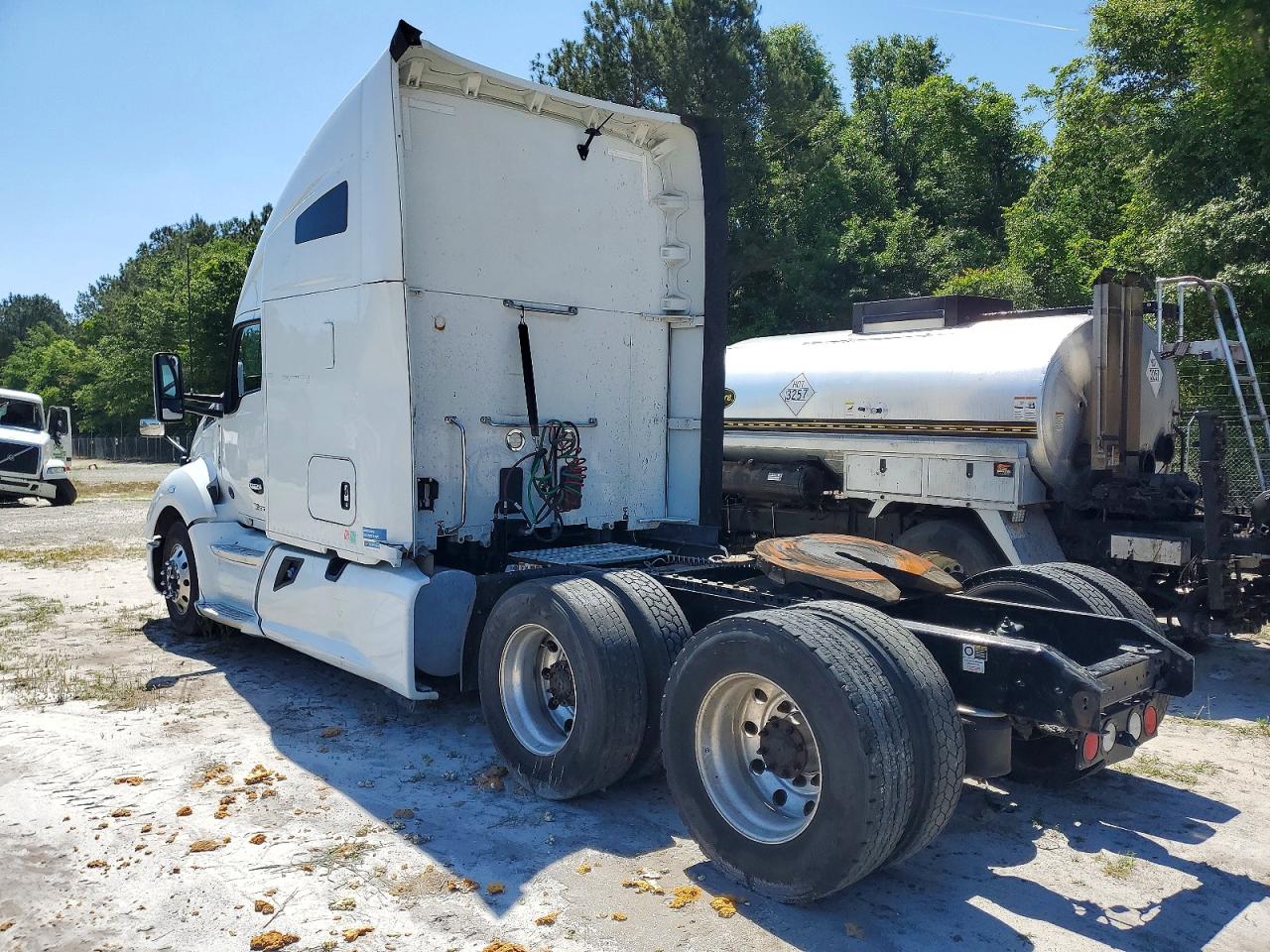 2022 KENWORTH All other VIN 1XKYDP9X4NJ107042 photo 3