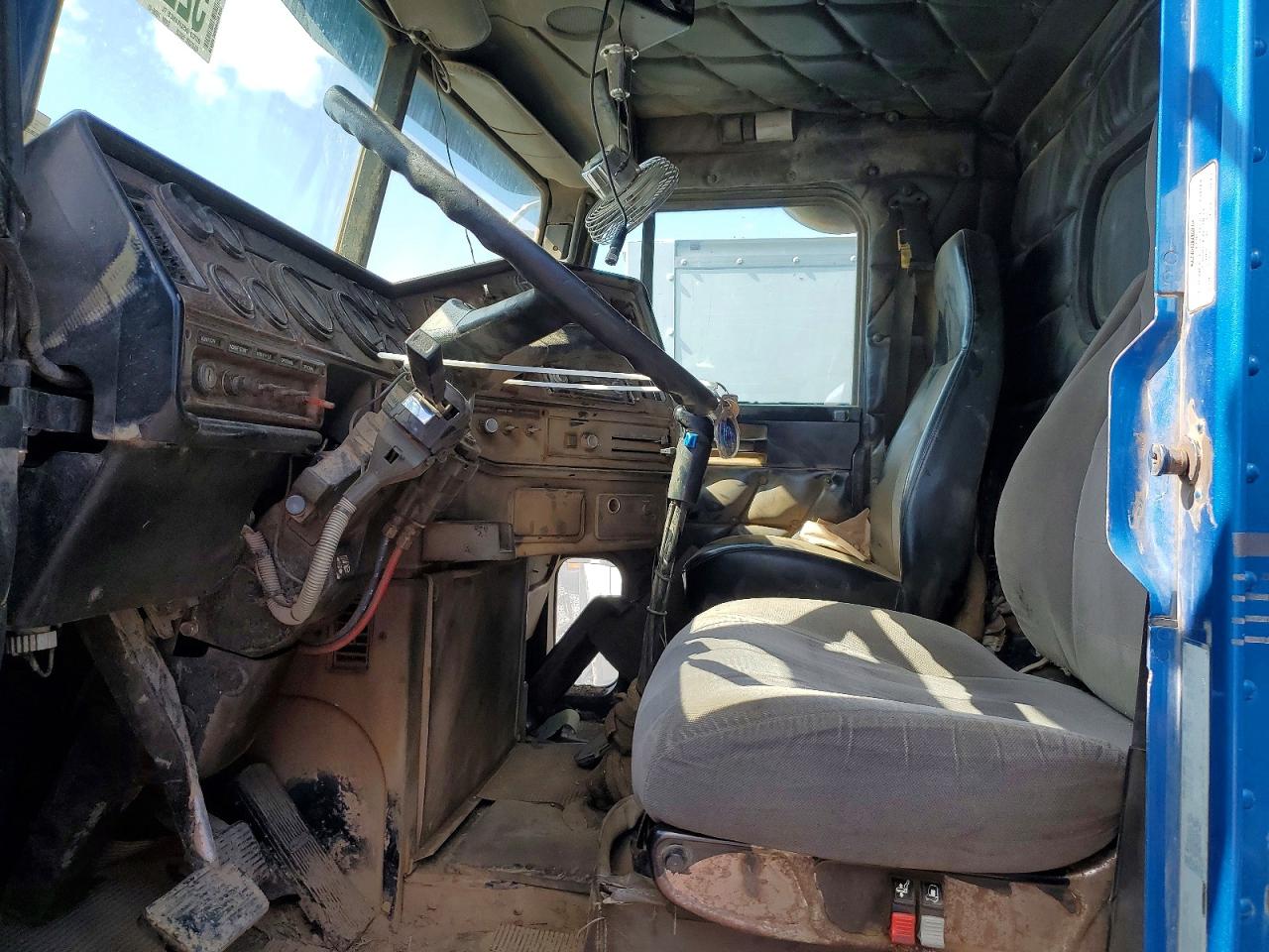 1999 FREIGHTLINER All other VIN 1FV4FXYB6XLA17481 photo 5