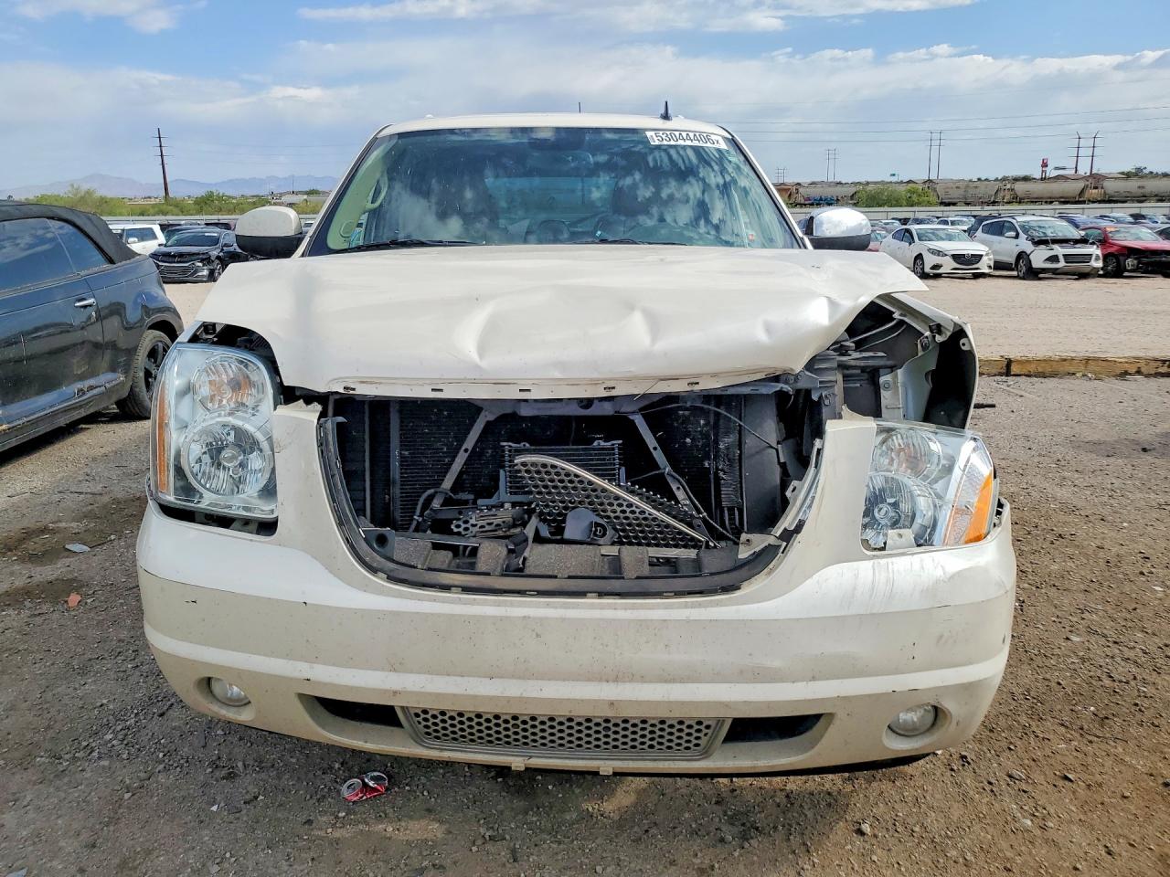 2014 GMC Yukon VIN 1GKS1EEF4ER108502 photo 5