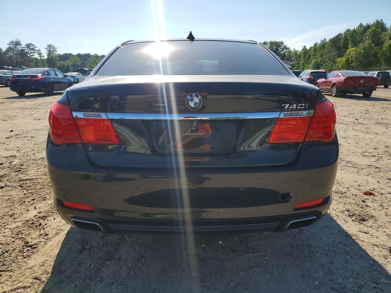 2011 BMW 7 series VIN WBAKA4C53BC612485 photo 6