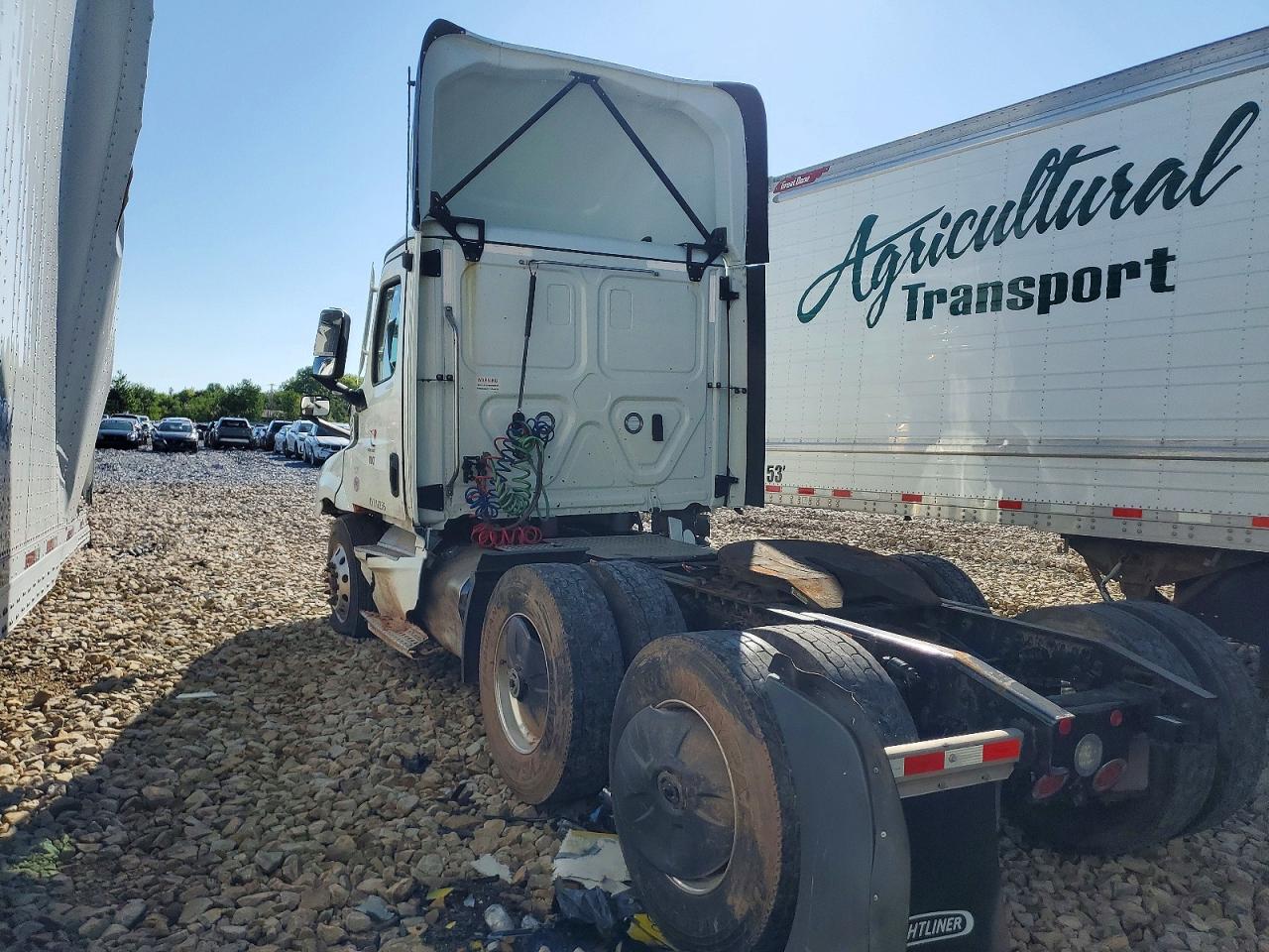 2024 FREIGHTLINER All other VIN 3AKJHLDR7RSUS1813 photo 3