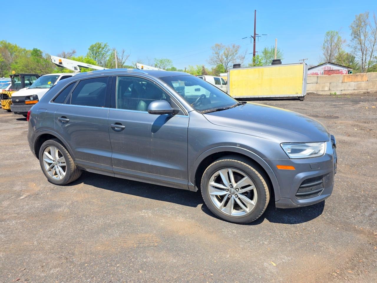 2016 AUDI Q3 VIN WA1EFCFS6GR013415 photo 1