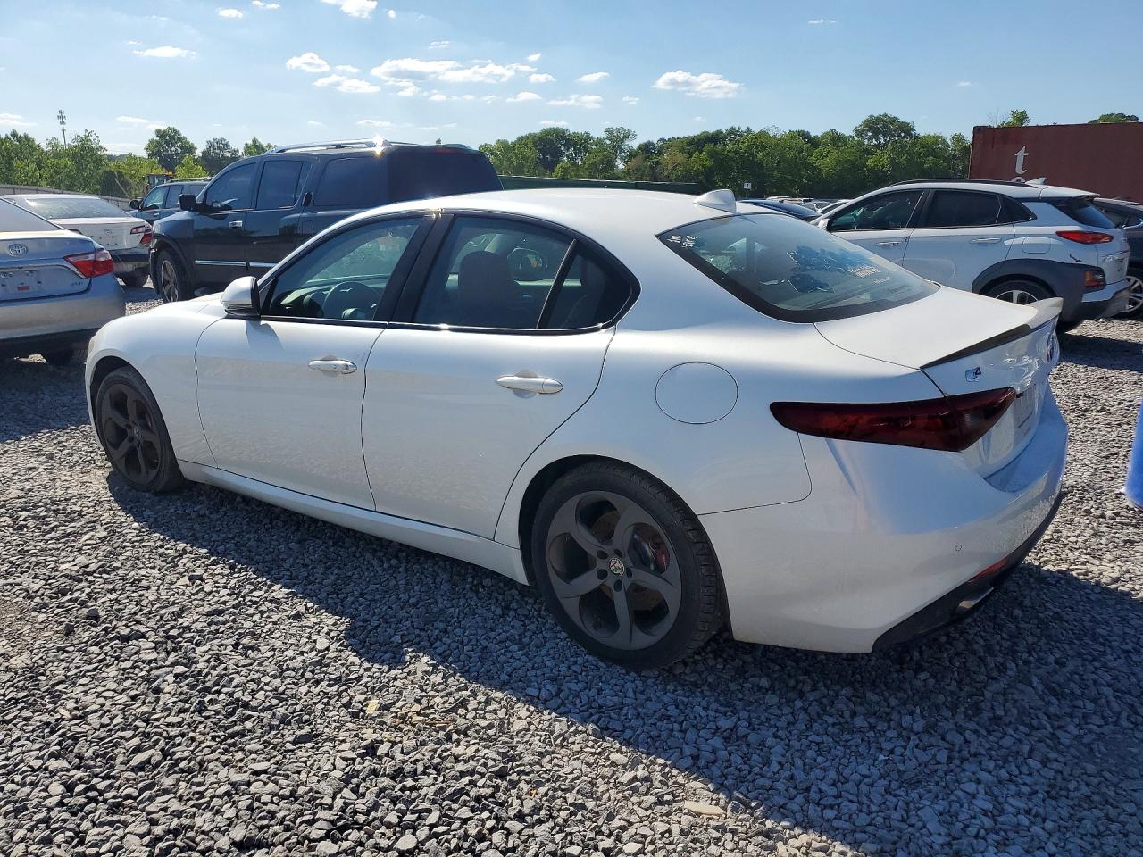 2017 Alfa Giulia VIN ZARFAEEN9H7560780 photo 2