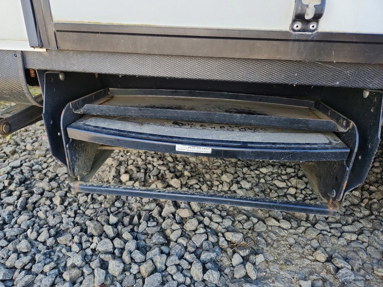 2018 JAYCO All models VIN 1UJBJHAH5J1JZ0155 photo 9
