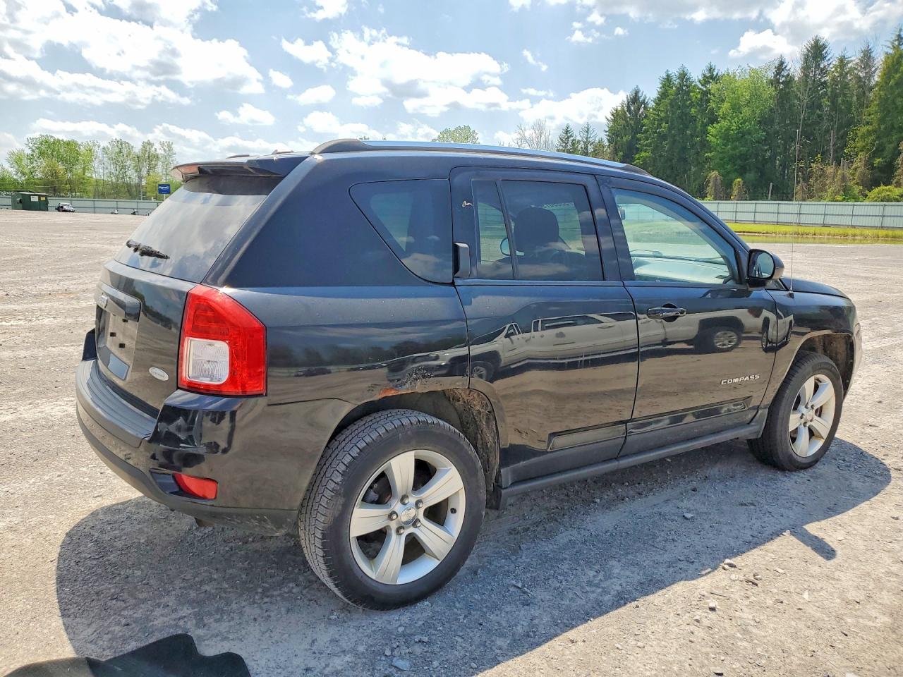 2013 Jeep Compass VIN 1C4NJDEB6DD129153 photo 3