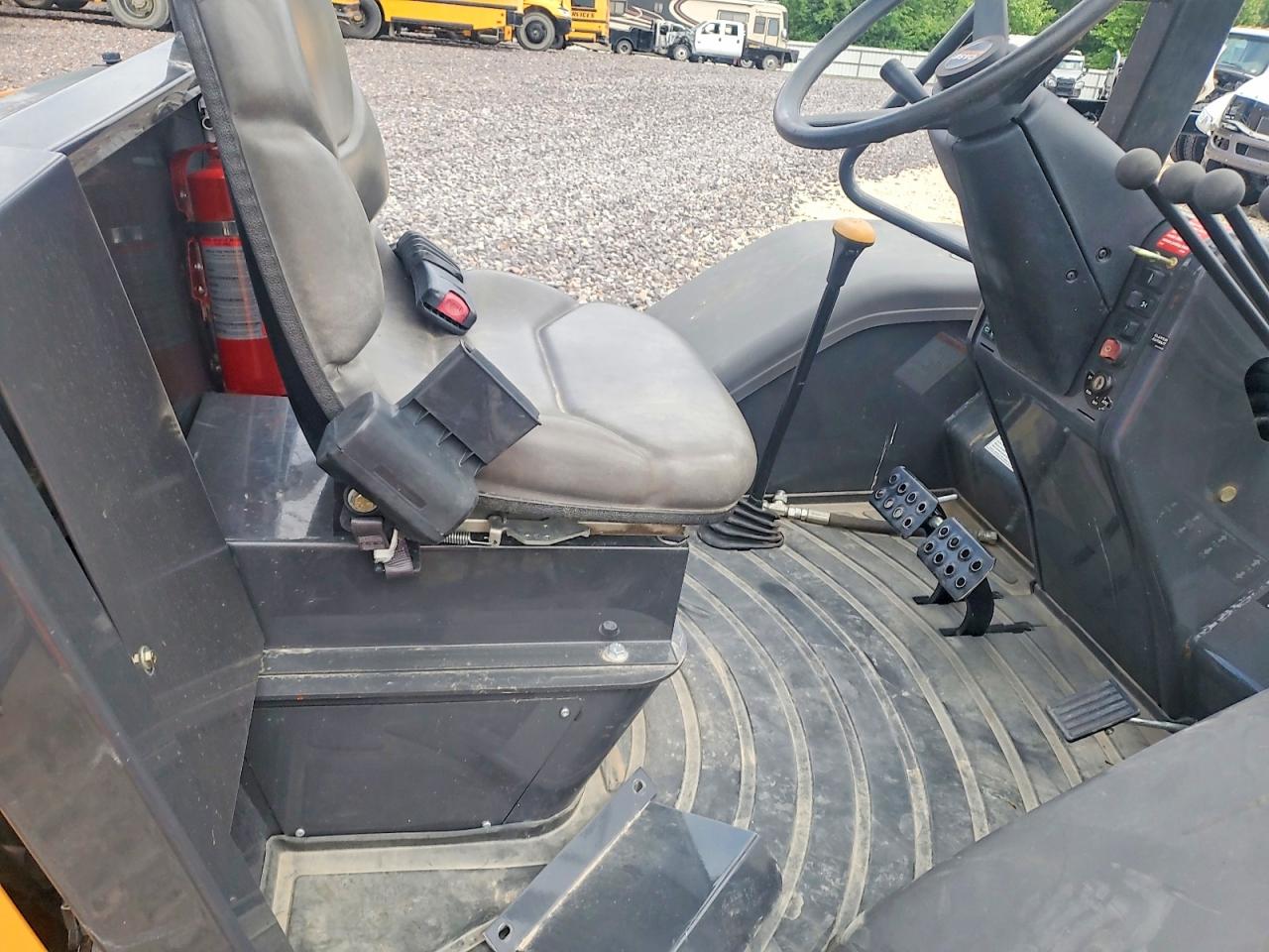 2023 CASE Forklift VIN JJGN580HLPC788994 photo 5