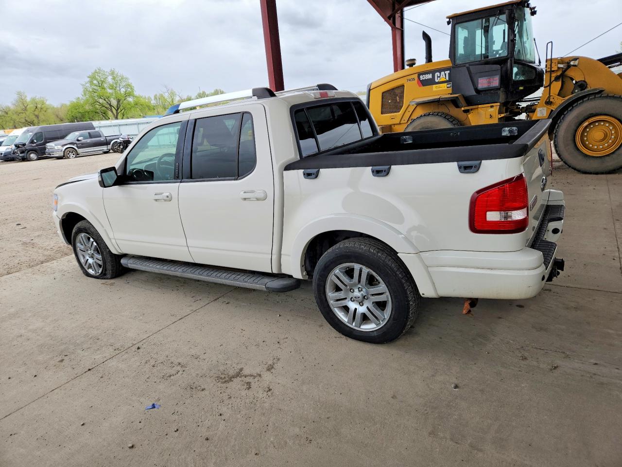 2009 Ford Explorer VIN 1FMEU53819UA12734 photo 2