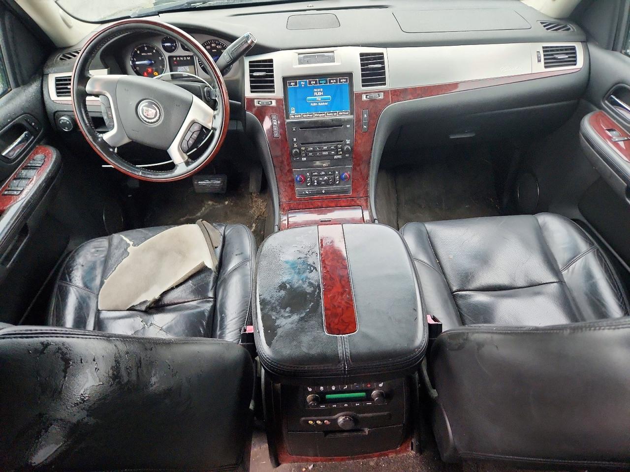 2008 Cadillac Escalade VIN 1GYFK66808R134240 photo 8