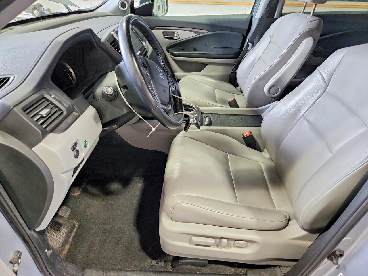 2016 Honda Pilot VIN 5FNYF6H56GB016073 photo 7
