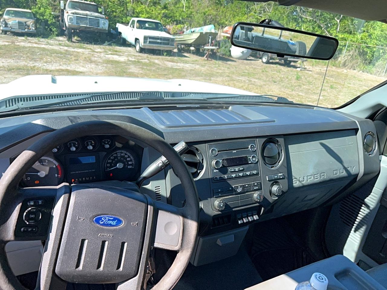 2011 Ford F550 VIN 1FDUF5GT9BEA80204 photo 9