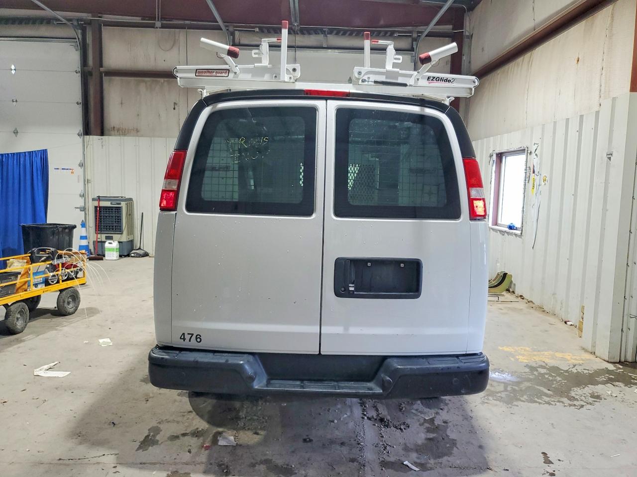 2018 Chevrolet Express VIN 1GCWGAFG1J1179449 photo 6