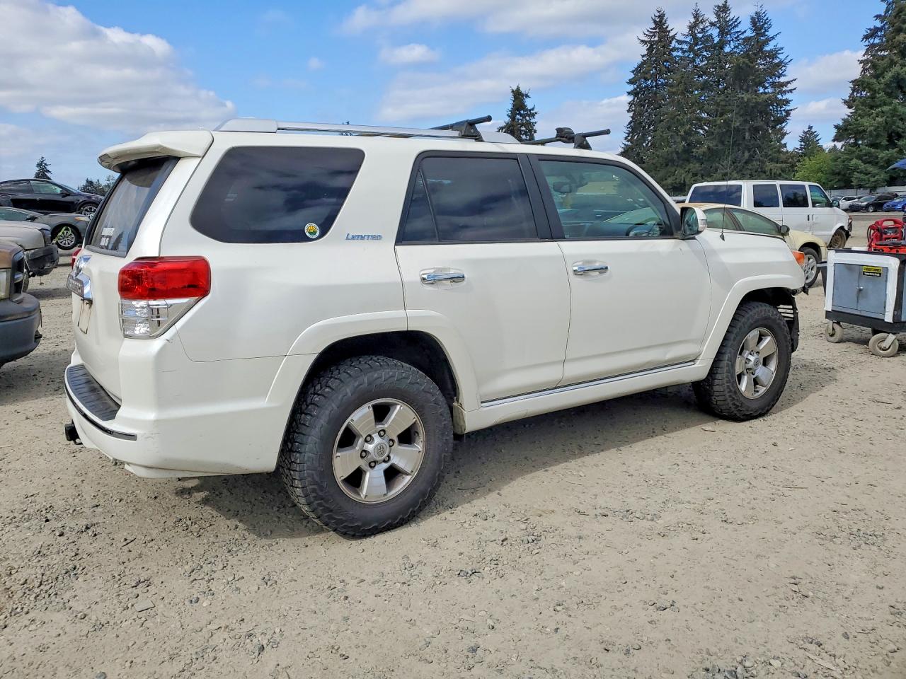 2010 Toyota 4runner VIN JTEBU5JR2A5016143 photo 3