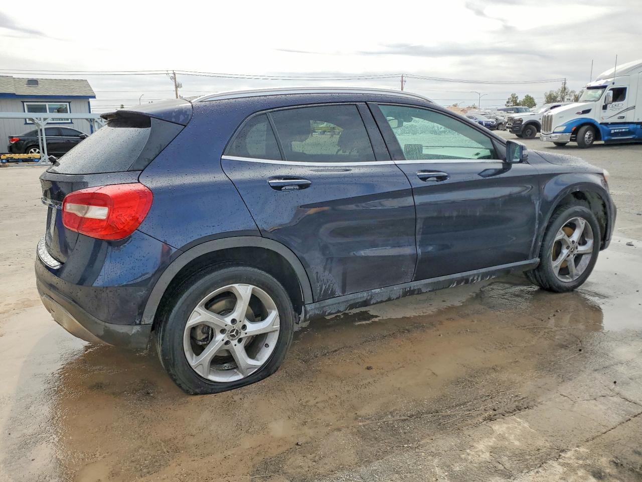 2018 Mercedes-Benz Gla-class VIN WDCTG4EB1JJ461496 photo 3