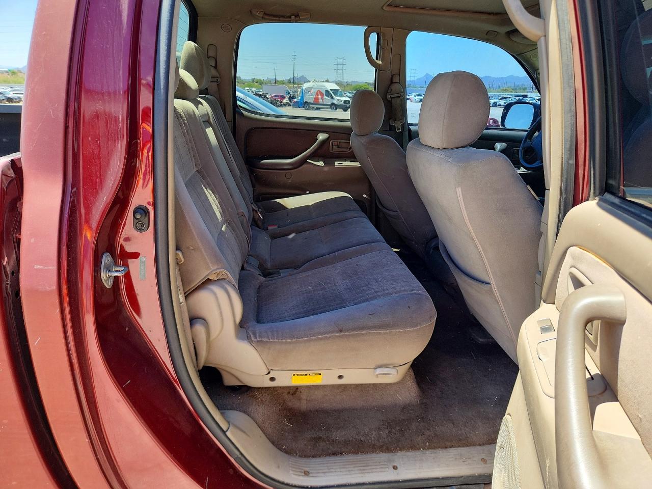 2005 Toyota Tundra VIN 5TBET34145S475522 photo 10