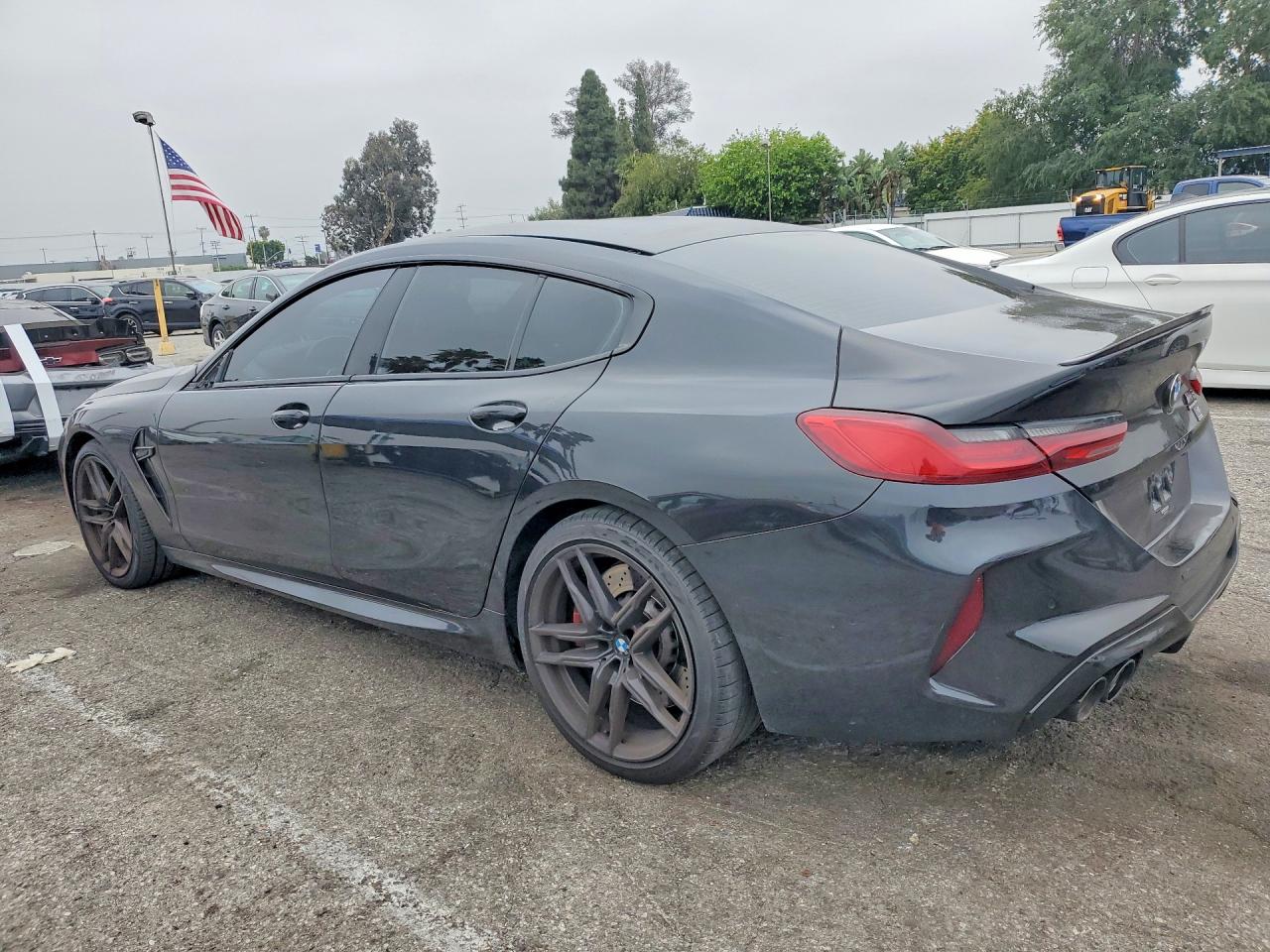 2022 BMW M8 VIN WBSGV0C02NCG90430 photo 2