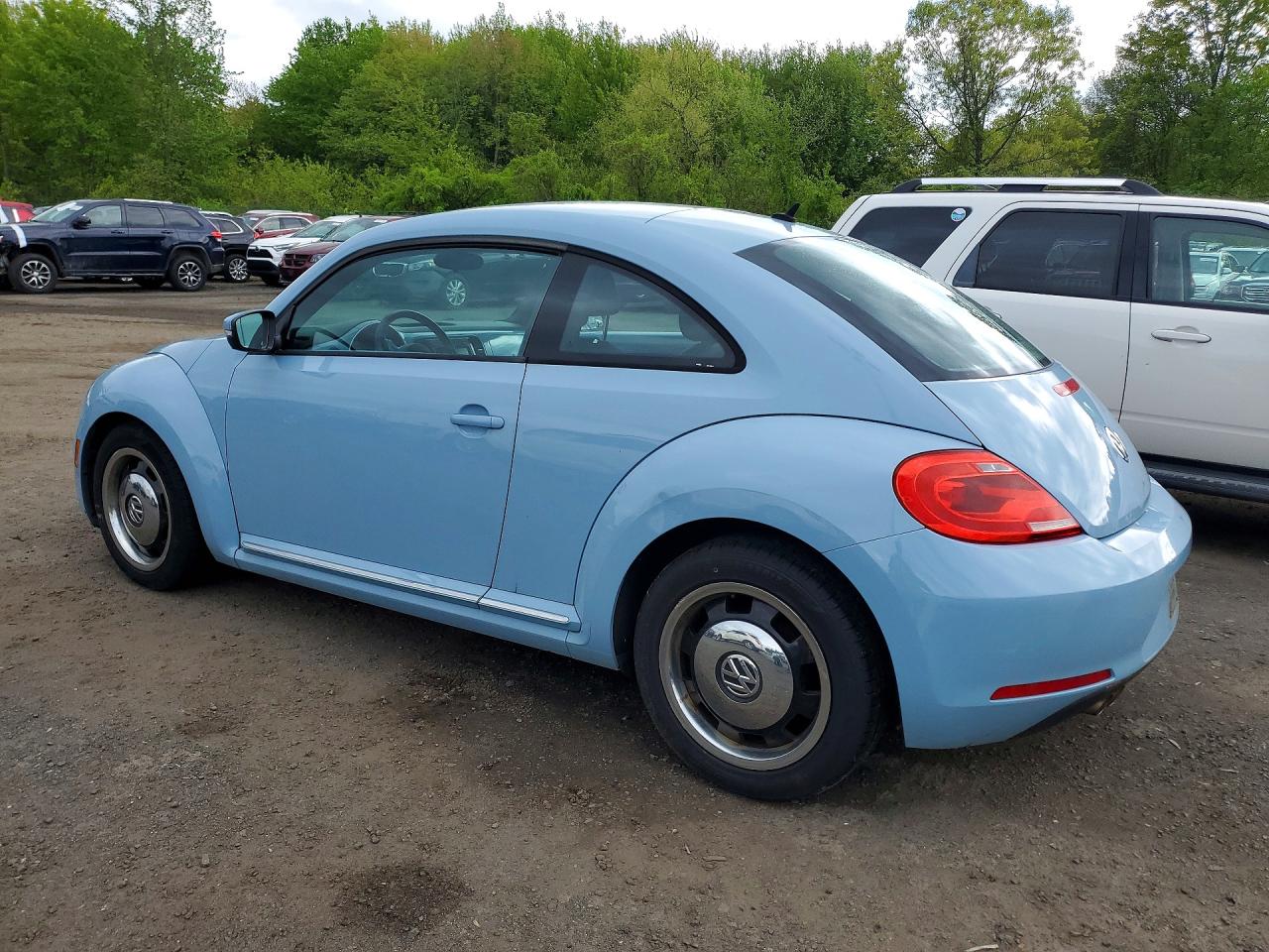 2013 Volkswagen Beetle VIN 3VWJP7AT7DM611080 photo 2