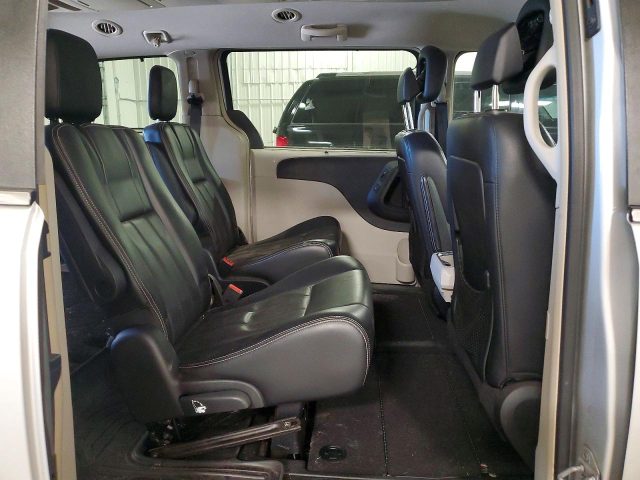 2011 Chrysler Minivan VIN 2A4RR8DG1BR614030 photo 11