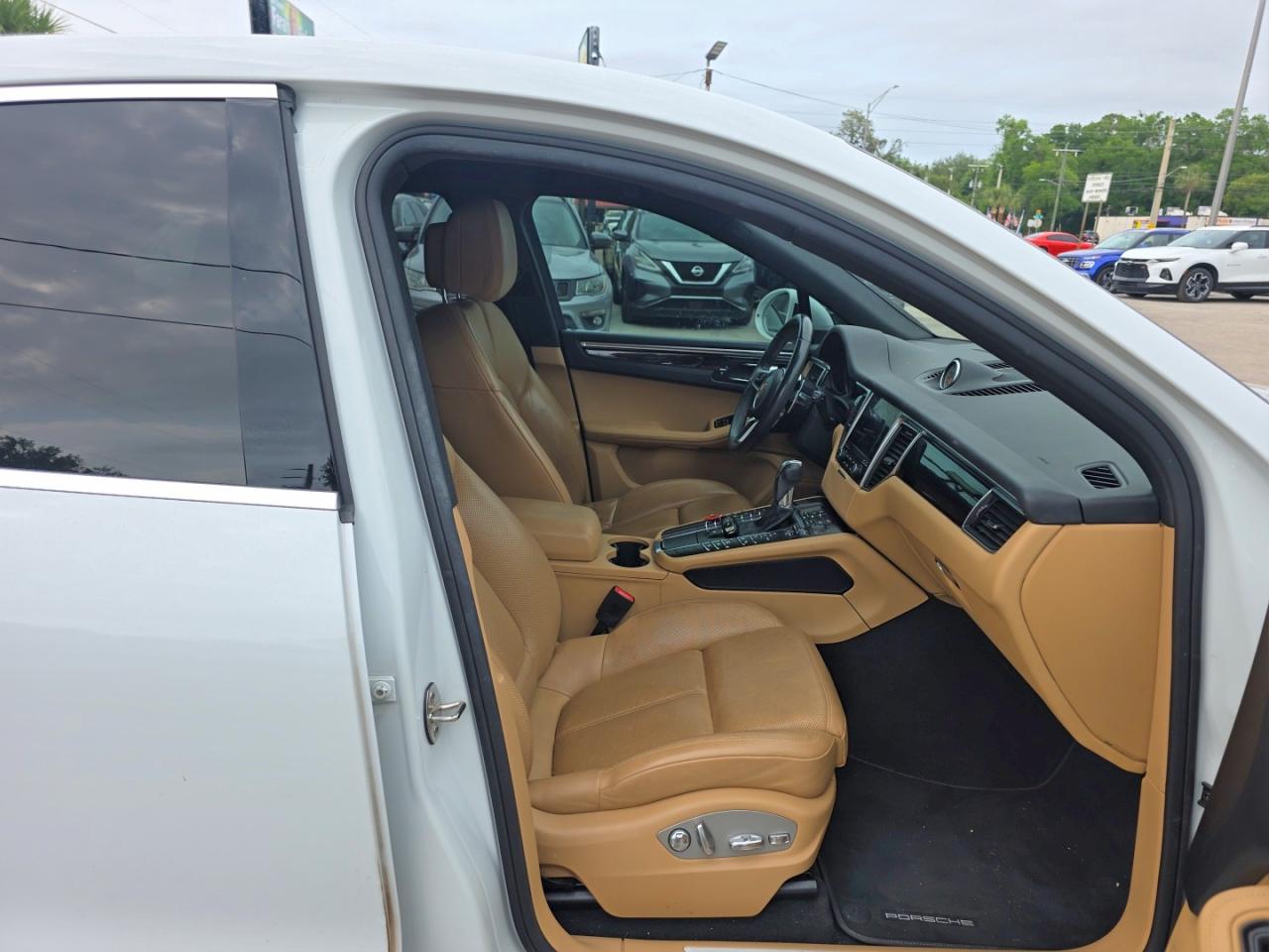 2018 Porsche Macan VIN WP1AB2A53JLB33385 photo 5