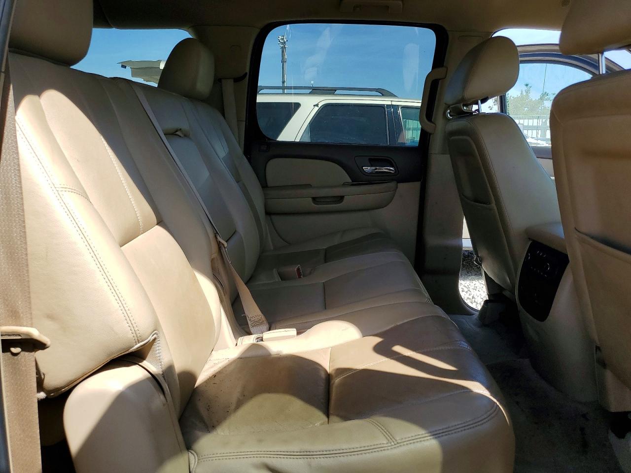 2012 Chevrolet Suburban VIN 1GNSKJE7XCR191707 photo 11