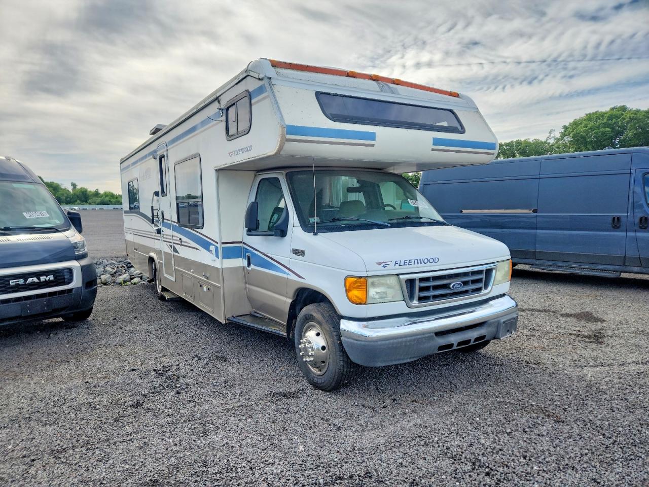 2005 FLEETWOOD Econoline VIN 1FDXE45S25HA45284 photo 1