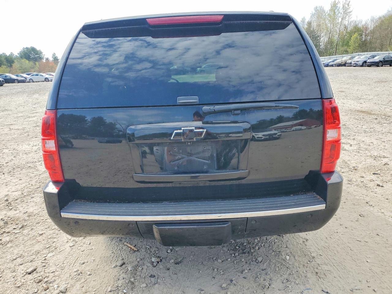 2013 Chevrolet Suburban VIN 1GNSKKE75DR252839 photo 6