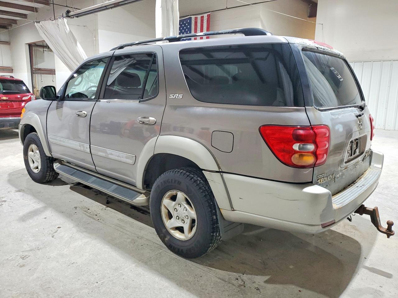 2001 Toyota Sequoia VIN 5TDBT44A51S037957 photo 2